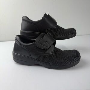 Propet Womens 10 Olivia Black Leather Flats Comfort Shoe Hook and Loop